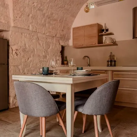 Trullo Genesi * チステルニーノ
